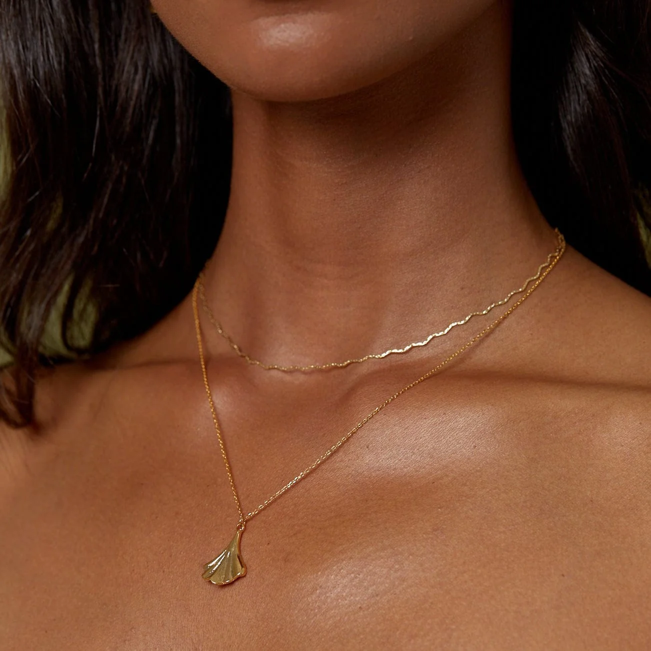 Fine Wave Chain Necklace - Gold - Image 2
